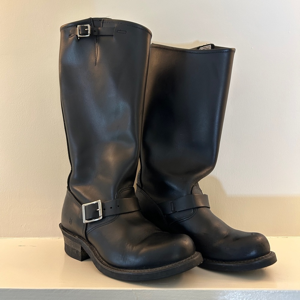 Frye Engineer 15R Black Leather Boots
